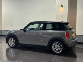 Voiture
                                                                                MINI Hatch 1.5 Cooper Hatchback 3dr Petrol Manual Euro 6 (s/s) (136 ps)