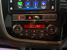 Voiture
                                                                                Mitsubishi Outlander 2.4h TwinMotor 13.8kWh 4hs SUV 5dr Petrol Plug-in Hybrid CVT 4WD Euro 6 (s/s) (209 ps)