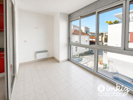 
                                                                                        Vente
                                                                                         Montchat, 93m², annexes rares : garage + cave 25m²