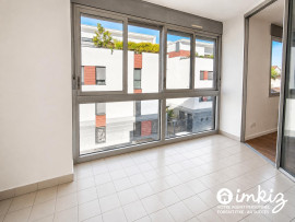 
                                                                                        Vente
                                                                                         Montchat, 93m², annexes rares : garage + cave 25m²
