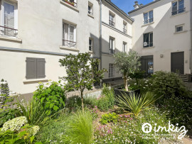 
                                                                                        Vente
                                                                                         Montmartre – 2P 40 m² traversant, parquet, cave