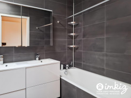 
                                                                                        Vente
                                                                                         Montmartre Appartement 2 Pièces Moderne Style Loft