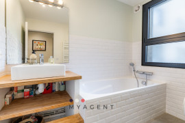 
                                                                                        Vente
                                                                                         MONTMARTRE / SACRÉ-CŒUR – 4 PIÈCES