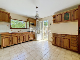 
                                                                                        Vente
                                                                                         MOON-SUR-ELLE, Maison avec vie de plain-pied, 2 chambres