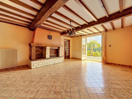 
                                                                                        Vente
                                                                                         MOON-SUR-ELLE, Maison avec vie de plain-pied, 2 chambres