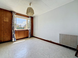 
                                                                                        Vente
                                                                                         MOON-SUR-ELLE, Maison avec vie de plain-pied, 2 chambres