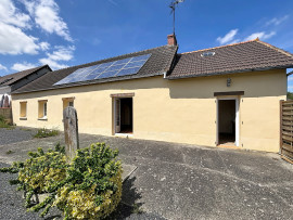 
                                                                                        Vente
                                                                                         MOON-SUR-ELLE, Maison avec vie de plain-pied, 2 chambres