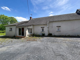 
                                                                                        Vente
                                                                                         MOON-SUR-ELLE, Maison avec vie de plain-pied, 2 chambres