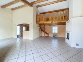 
                                                                                        Vente
                                                                                         MORIERES LES AVIGNON - MAISON INDEPENDANTE PLAIN PIED 7 PIECES 146 m² sur 1000 m²