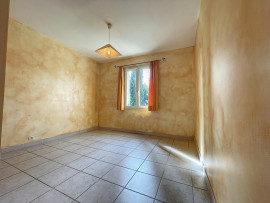 
                                                                                        Vente
                                                                                         MORIERES LES AVIGNON - MAISON INDEPENDANTE PLAIN PIED 7 PIECES 146 m² sur 1000 m²