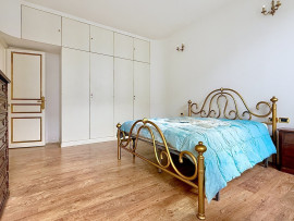 
                                                                                        Vente
                                                                                         Musiciens - L’élégance d’une Villa de la Renaissance Italienne au cœur de la ville