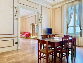 
                                                                                        Vente
                                                                                         Musiciens - L’élégance d’une Villa de la Renaissance Italienne au cœur de la ville