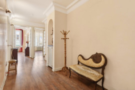 
                                                                                        Vente
                                                                                         Musiciens - L’élégance d’une Villa de la Renaissance Italienne au cœur de la ville