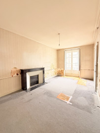 
                                                                                        Vente
                                                                                         Nantes centre – Grand appartement de 116,39 m² à rénover avec ascenseur