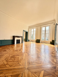 
                                                                                        Vente
                                                                                         Nantes centre – Quai Turenne – Appartement T5 de 116 m²
