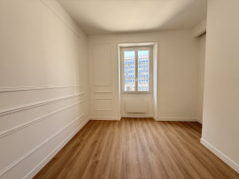 
                                                                                        Vente
                                                                                         NANTES CENTRE – RUE MERCŒUR – T3 RÉNOVÉ DE 59,75 M² AU 2E ÉTAGE
