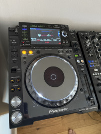 Instrument de musique
Nexus CDJ2000 et Nexus DJM900