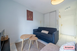 
                                                                                        Location
                                                                                         Nice 06300 - Charmant studio lumineux avec terrasse quartier Riquier