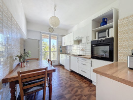 
                                                                                        Vente
                                                                                         Nice - 4 pièces traversant au coeur d'une résidence élégante