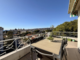 
                                                                                        Vente
                                                                                         Nice - Beau 3 pièces, Haut Cimiez,