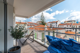 
                                                                                        Vente
                                                                                         NICE / BORRIGLIONE - Appartement 2 pièces à vendre en dernier étage avec terrasse, parking et cave