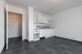 Vente
NICE / BORRIGLIONE - Studio à vendre en avant dernier étage avec terrasse