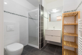 
                                                                                        Vente
                                                                                         NICE / BORRIGLIONE - Studio à vendre en avant dernier étage avec terrasse