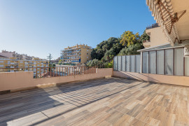 
                                                                                        Vente
                                                                                         NICE – Boulevard de Cessole / Dernier étage avec grande terrasse