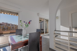 
                                                                                        Vente
                                                                                         NICE – Boulevard de Cessole / Dernier étage avec grande terrasse