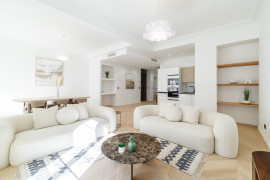 
                                                                                        Vente
                                                                                         Nice - Carré d'Or - Grand 4 pièces traversant de 120m2 entièrement rénové