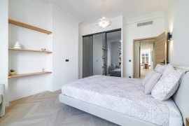 
                                                                                        Vente
                                                                                         Nice - Carré d'Or - Grand 4 pièces traversant de 120m2 entièrement rénové