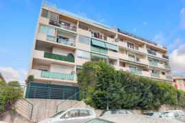 
                                                                                        Vente
                                                                                         Nice - Caucade -Joli 4 pièces en étage avec terrasse et vue mer