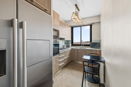 
                                                                                        Vente
                                                                                         Nice Cimiez - 3 pièces 72 m² refait à neuf