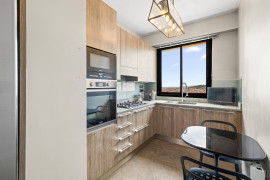 
                                                                                        Vente
                                                                                         Nice Cimiez - 3 pièces 72 m² refait à neuf