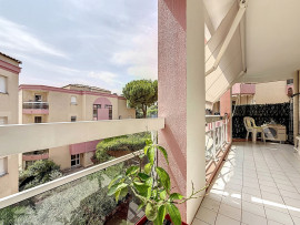 
                                                                                        Vente
                                                                                         Nice Cimiez - 4 pièces d'angle avec garage dans résidence en lisière du Parc Liserb