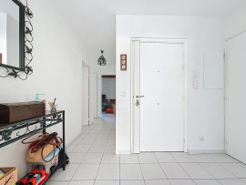 
                                                                                        Vente
                                                                                         Nice Cimiez - 4 pièces d'angle avec garage dans résidence en lisière du Parc Liserb