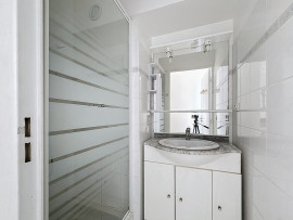 
                                                                                        Vente
                                                                                         Nice Cimiez - 4 pièces d'angle avec garage dans résidence en lisière du Parc Liserb