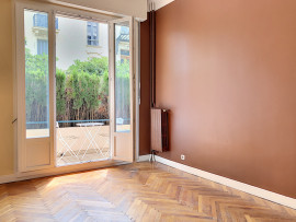 
                                                                                        Location
                                                                                         Nice Cimiez – Appartement 3 Pièces 72 m²  face Hôtel Régina