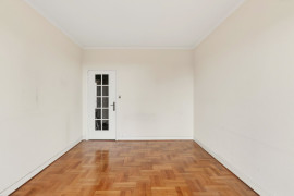 
                                                                                        Vente
                                                                                         Nice - Cimiez Appartement traversant  de 2 pièces avec terrasse vue mer