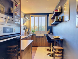 
                                                                                        Vente
                                                                                         Nice Cimiez - Beau 3 pièces 72m2 refait à neuf avec terrasse et aperçu mer dans résidence recherchée avec parc