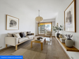 
                                                                                        Vente
                                                                                         Nice Cimiez - Dans résidence luxueuse proche centre ville, beau 3 pièces avec terrasse et vue dégagée sur la mer et le parc