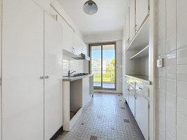 
                                                                                        Vente
                                                                                         Nice Cimiez - Dans résidence luxueuse proche centre ville, beau 3 pièces avec terrasse et vue dégagée sur la mer et le parc