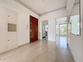 
                                                                                        Vente
                                                                                         Nice Cimiez - Dans résidence luxueuse proche centre ville, beau 3 pièces avec terrasse et vue dégagée sur la mer et le parc