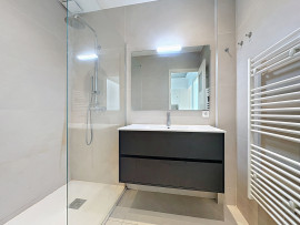 
                                                                                        Vente
                                                                                         Nice Cimiez - Dans résidence luxueuse proche centre ville, beau 3 pièces avec terrasse et vue dégagée sur la mer et le parc