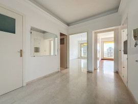
                                                                                        Vente
                                                                                         Nice Cimiez - Dans résidence luxueuse proche centre ville, beau 3 pièces avec terrasse et vue dégagée sur la mer et le parc