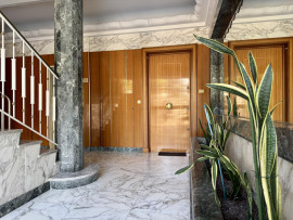 
                                                                                        Vente
                                                                                         Nice Cimiez - Dans résidence luxueuse proche centre ville, beau 3 pièces avec terrasse et vue dégagée sur la mer et le parc