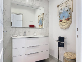 Vente
Nice Cimiez - Espace, calme, piscine : que du bonheur !