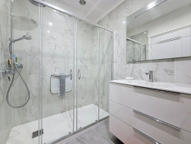 Vente
Nice Cimiez - Espace, calme, piscine : que du bonheur !