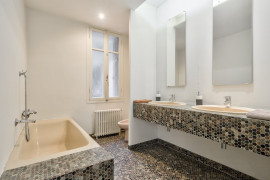 Vente
Nice - Cimiez - Grand 4 pièces de 116 m² à rénover situé dans un palais Bel époque