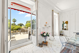 
                                                                                        Vente
                                                                                         Nice - Cimiez - Magnifique 4 pièces